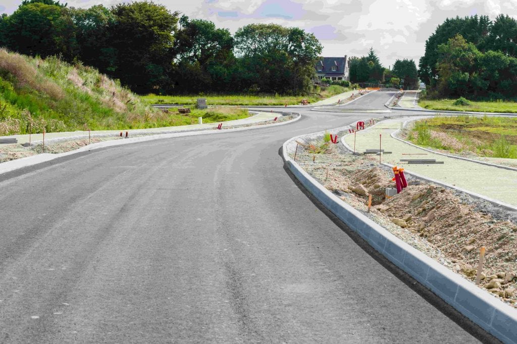route aménagement routier compensation foncier emprise © adobe.stock.com