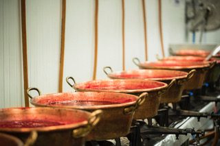 Terres et territoires - confiture tea together Le Touquet bassine cuivre © Alexis Delespierre
