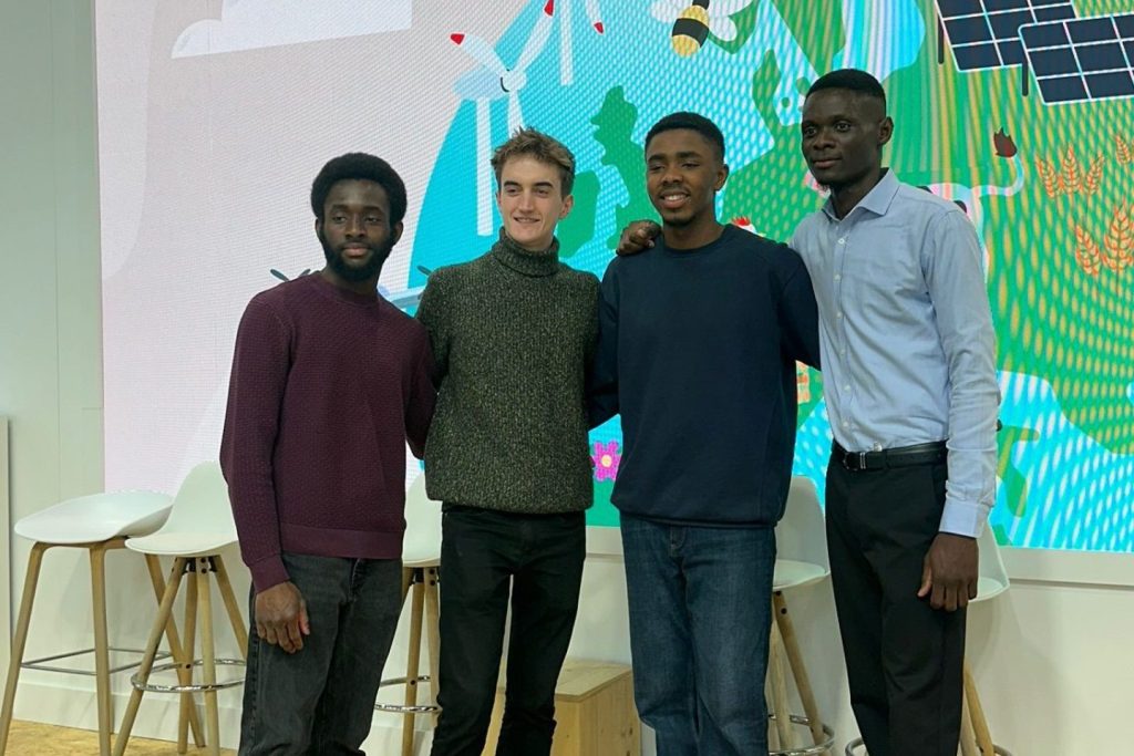 Les quatre étudiants continuent de travailler sur leur projet en attendant la final à Paris ©MakeItAgri
